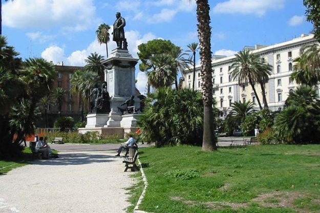 Piazza Cavour, nel rione Prati